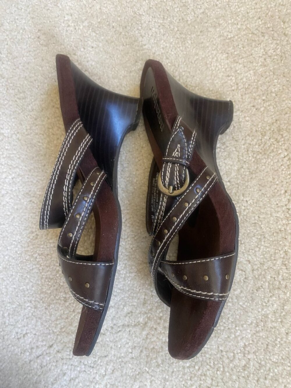 UNLISTED brown strappy wedge sandals, rich boho luxe feel brass accents, sz 7.5 - Picture 2 of 8
